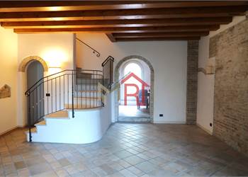 Villa for Sale in Conegliano