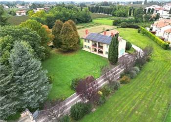 Villa for Sale in Ponte di Piave