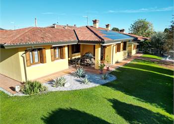 VILLA SINGOLA A CORDIGNANO