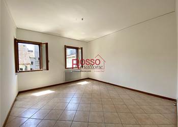 UN APPARTAMENTO ELEGANTE NEL CUORE DEL CENTRO STORICO DI CONEGLIANO